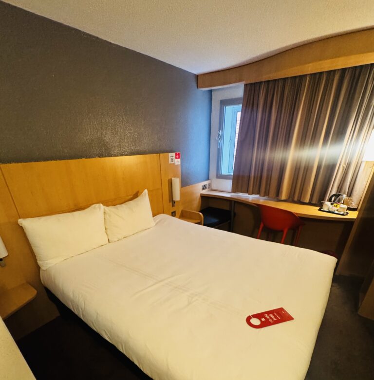 Ibis London Heathrow Hotel Experience – A Little Getaway Near the Airport